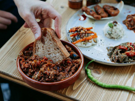 MEZOS<BR>Café & Restaurant Emser Str. 41